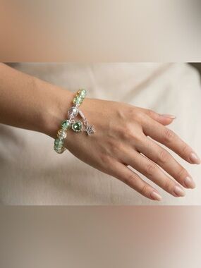 Green & Gold Crackle Bead Bracelet • Star & Heart Charm Fairycore Jewelry • Y2K